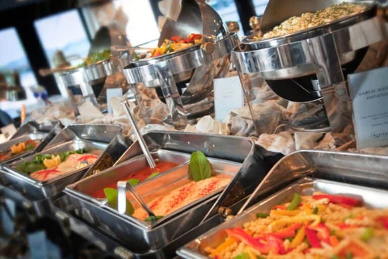 Croisière déjeuner ou dîner dans le port