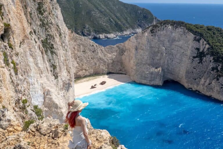 Excursion à la plage des naufrages et aux grottes bleues