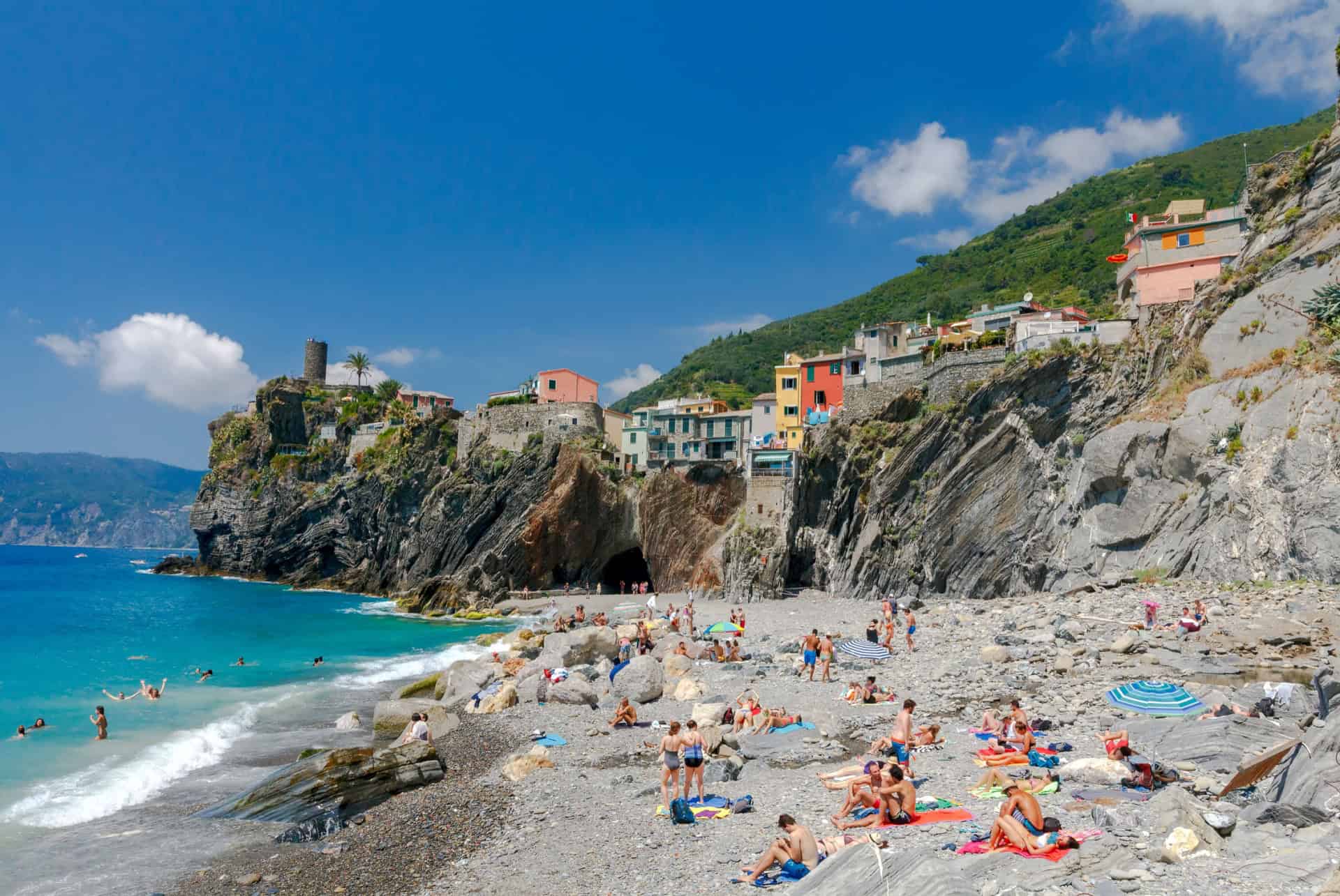 plage de galets vernazza