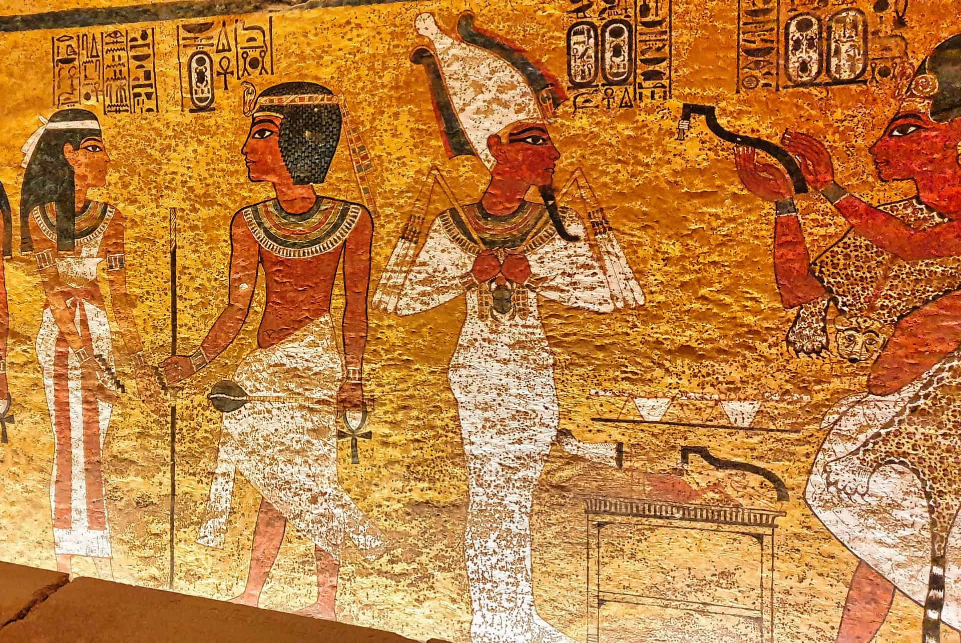 que faire en egypte fresques tombeau de toutankhamon