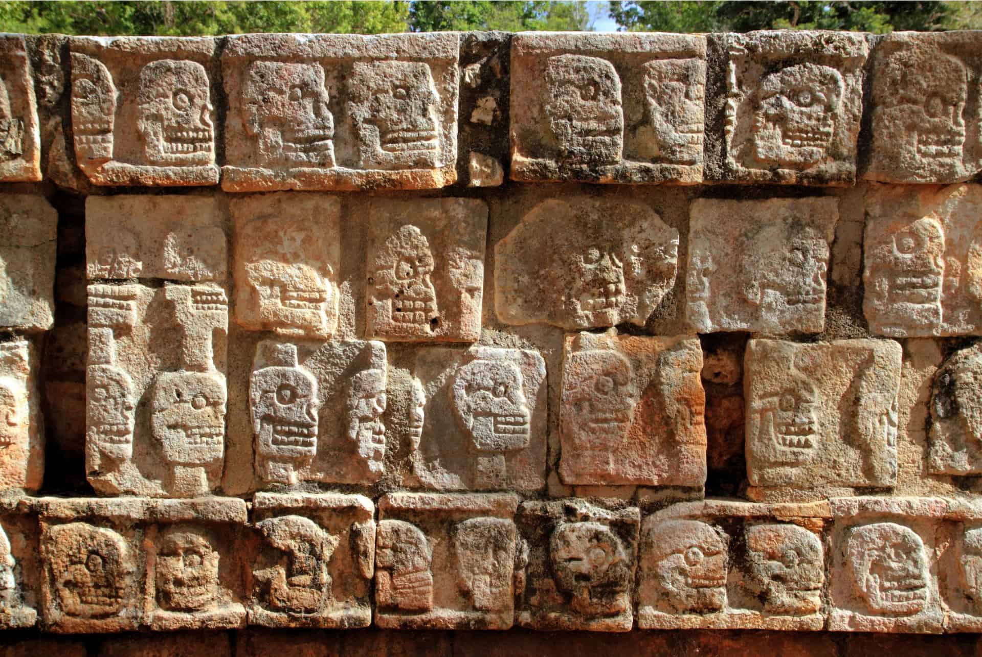 tzompantli chichen itza