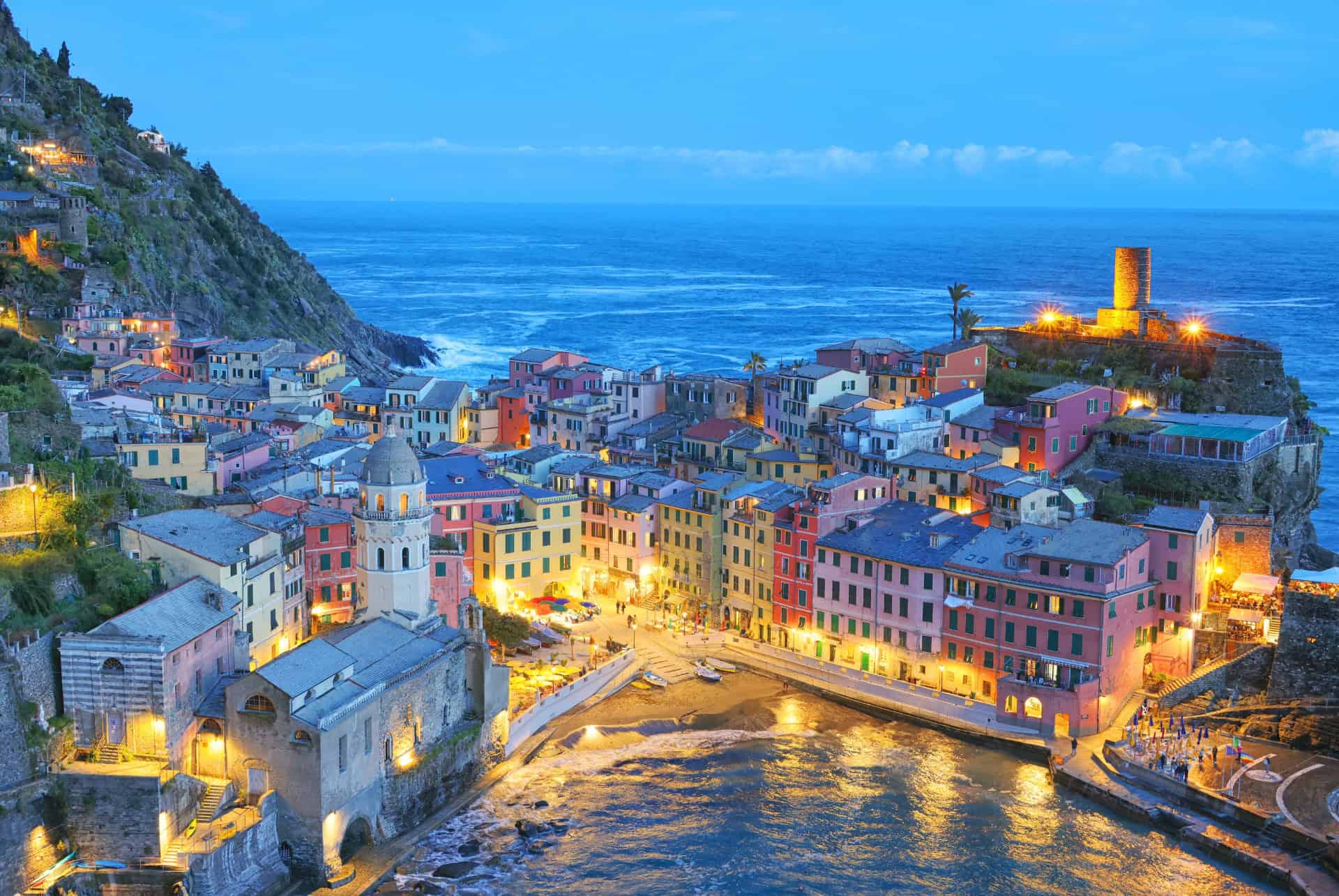 visiter les cinq terres village de vernazza de nuit