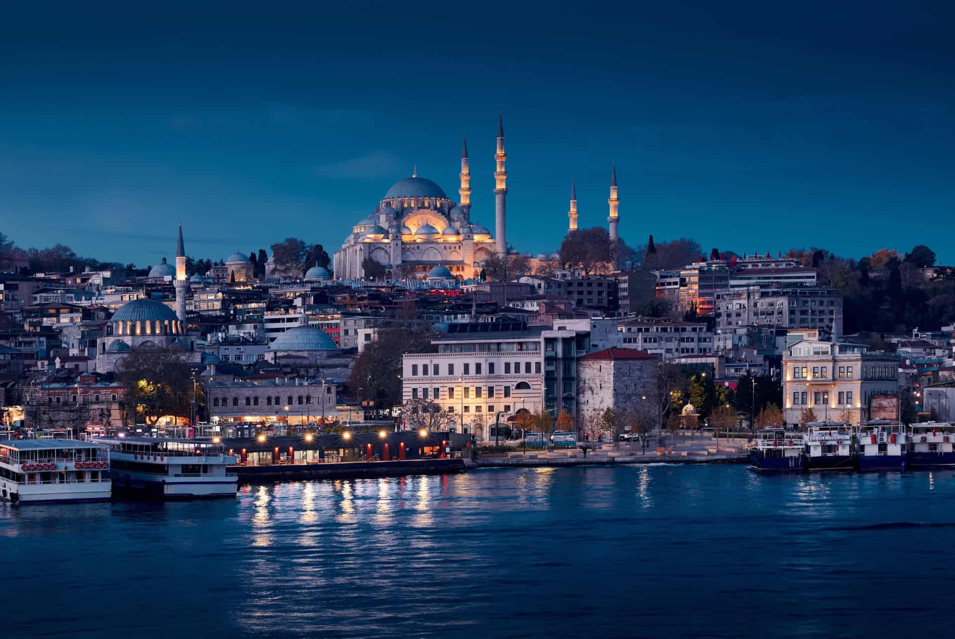 vue sur istanbul de nuit