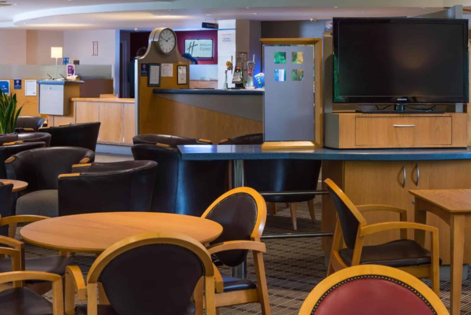 holiday inn express salon