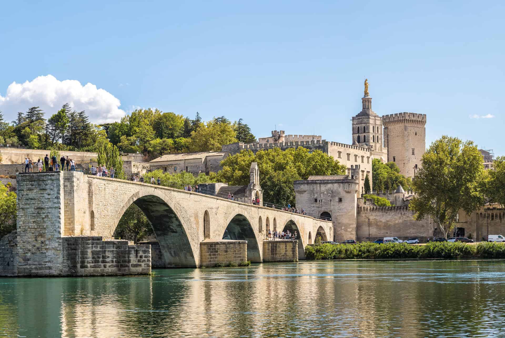 provence en septembre avignon et son pont saint benezet