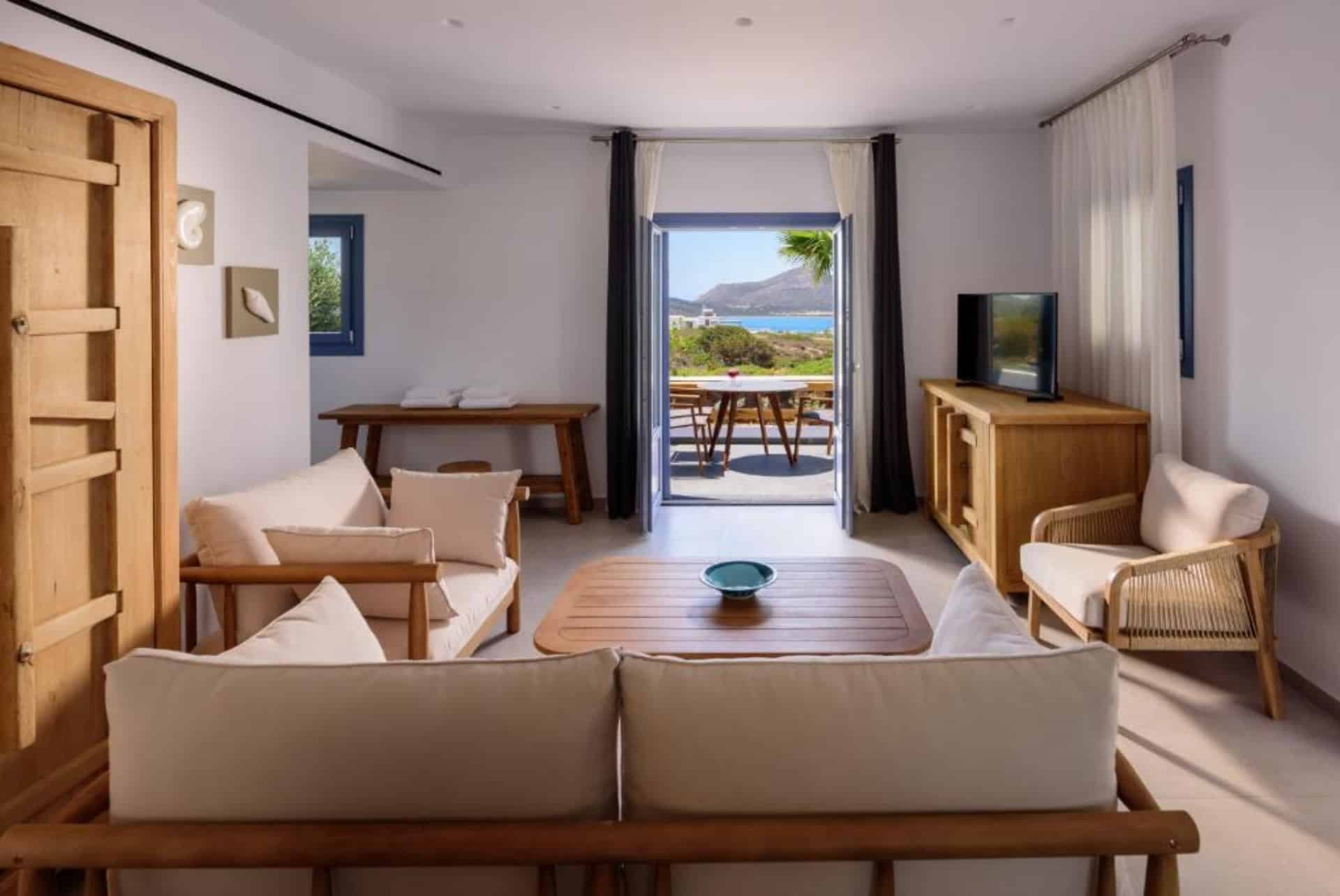 white dreams suites cyclades