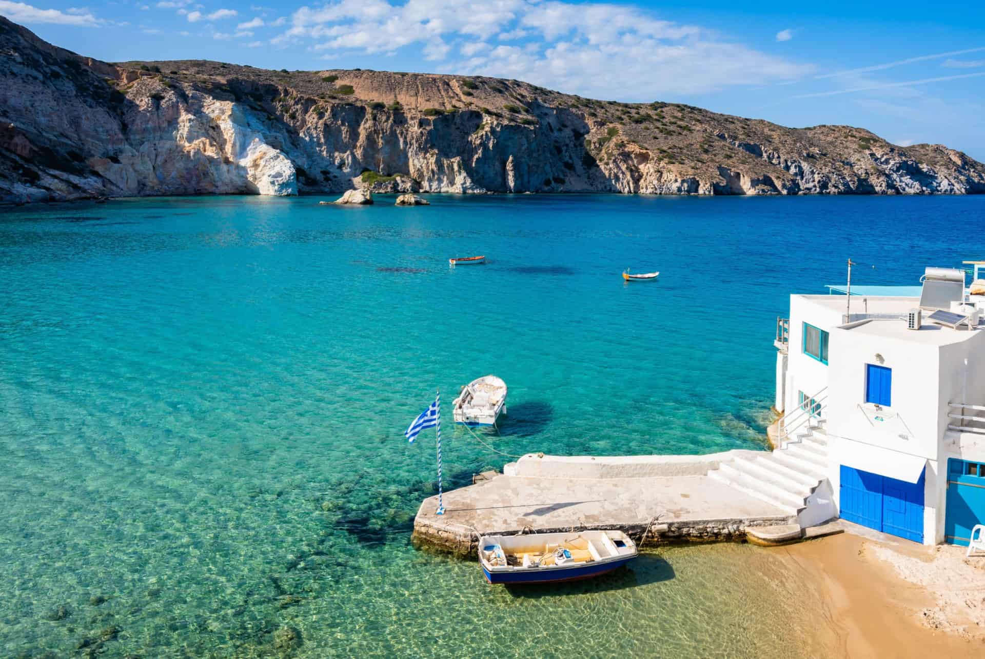 baie de firopotamos milos