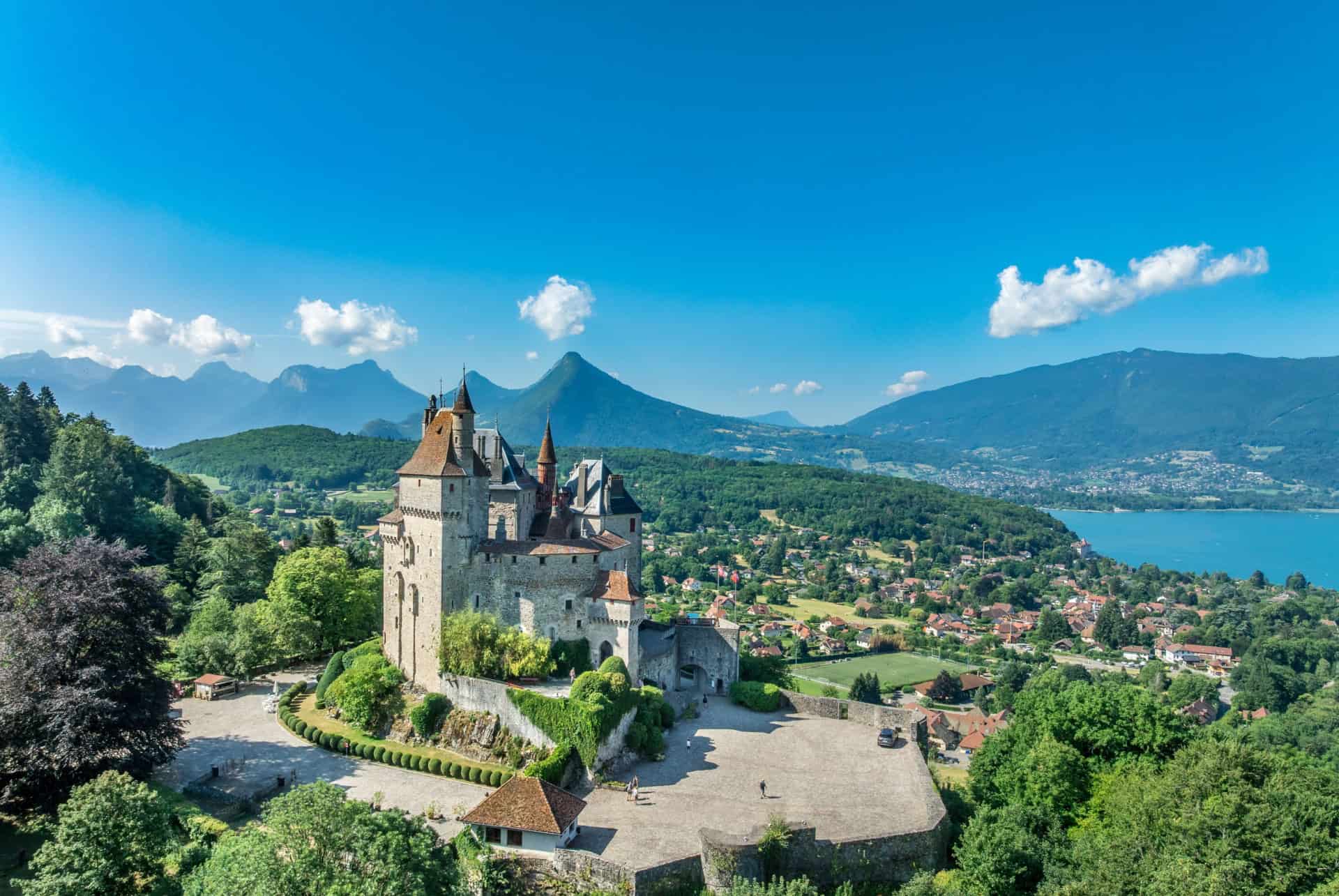 chateau menthon saint bernard
