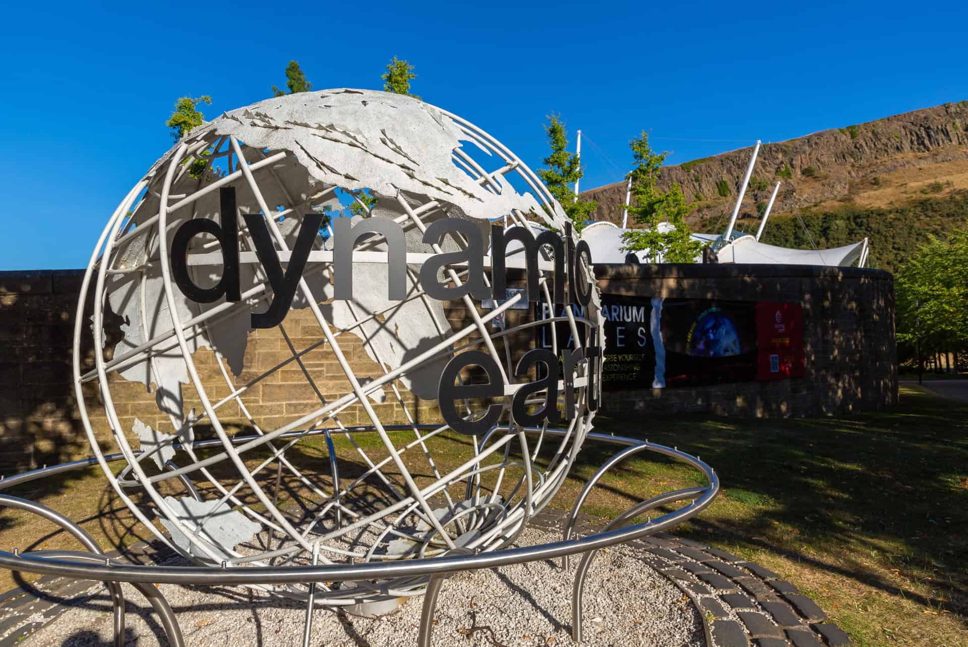 dynamic earth enseigne