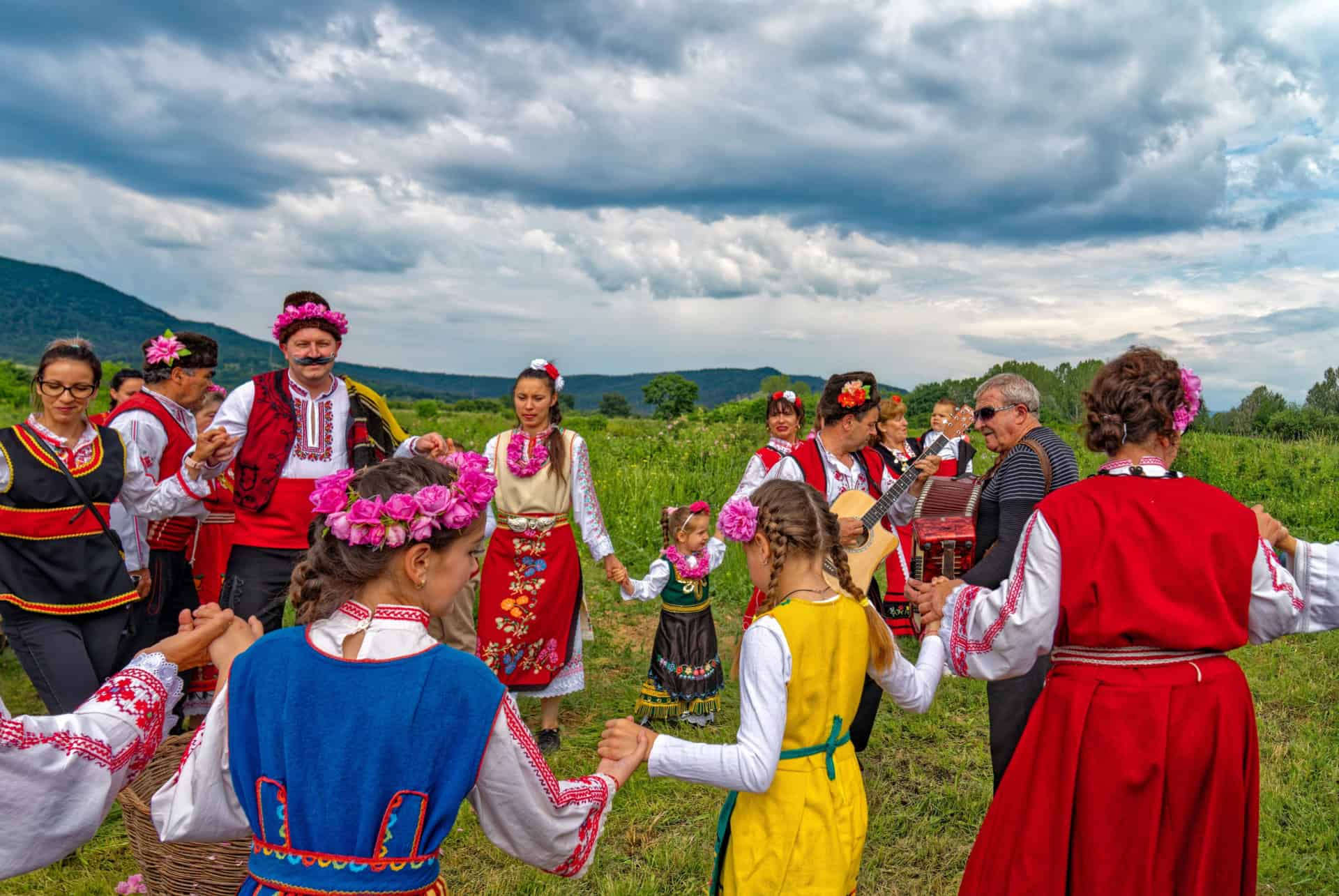 fete des roses a kazanlak fete des roses a kazanlak