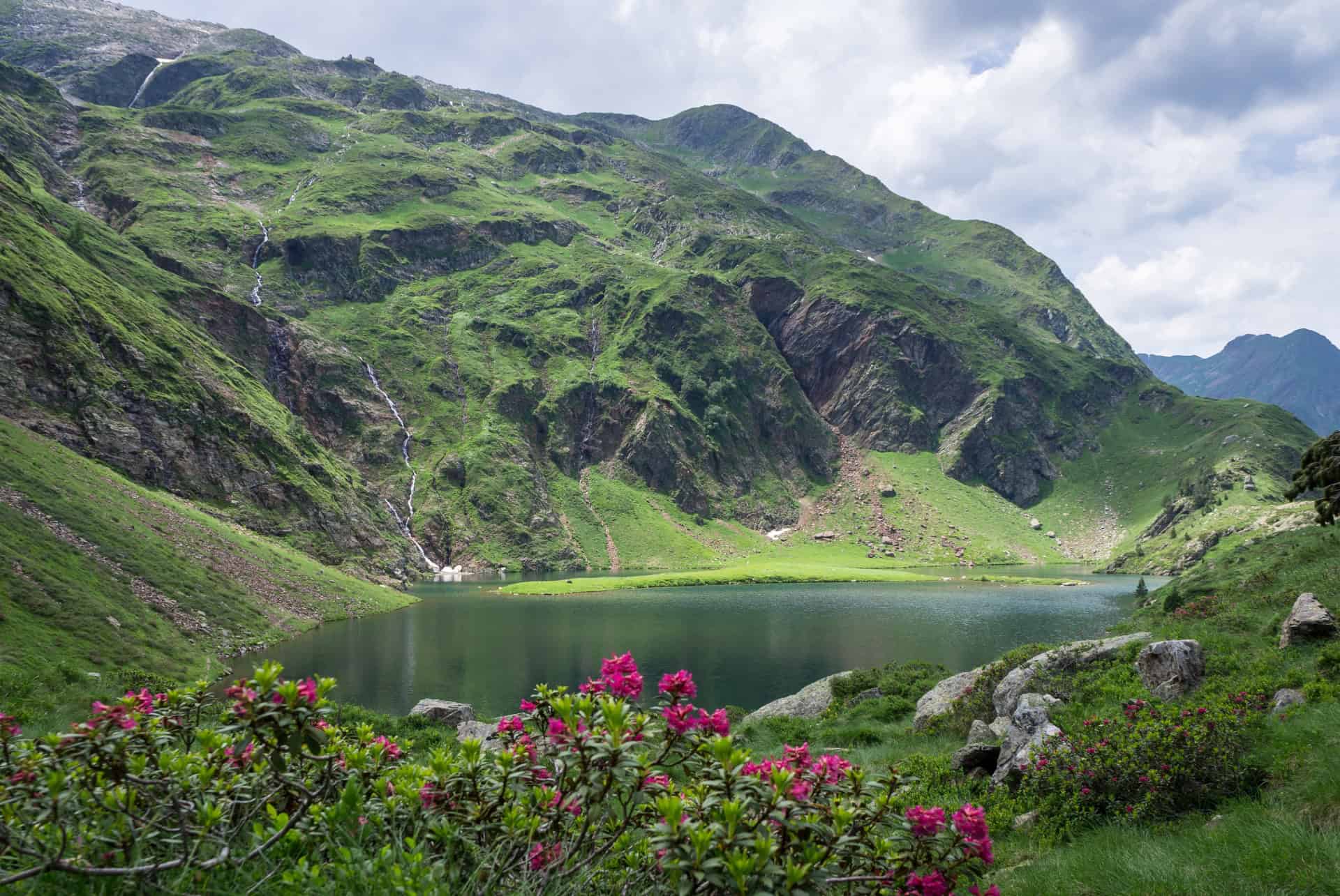 lac vert plus belles randonnees dans les pyrenees lac vert plus belles randonnees dans les pyrenees