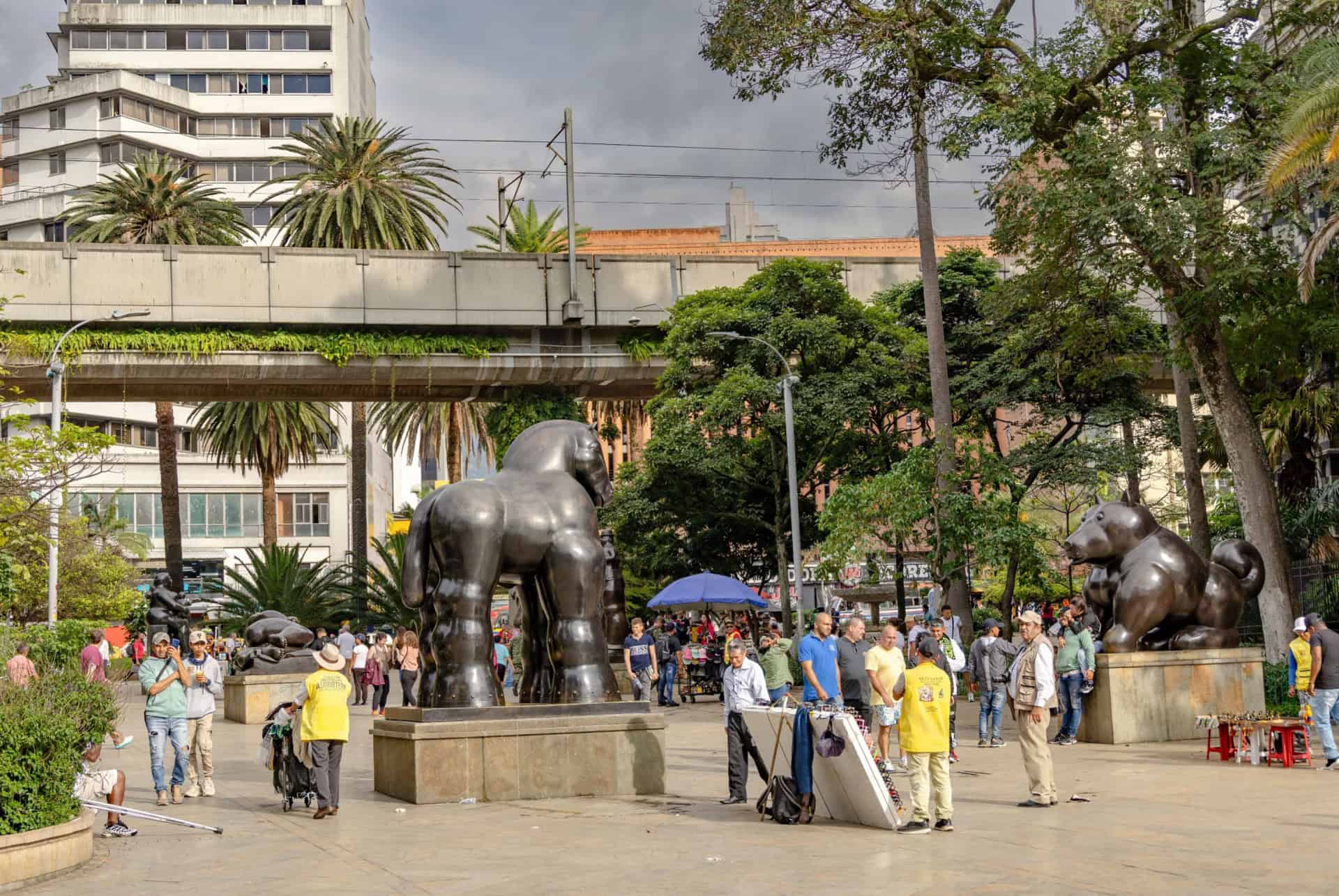 medellin statue cheval medellin statue cheval