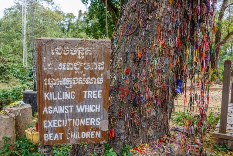 Visite de Choeung Ek + musée du génocide de Tuol Sleng