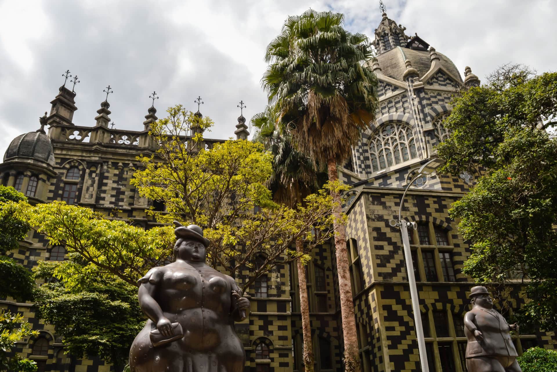 plaza botero medellin plaza botero medellin