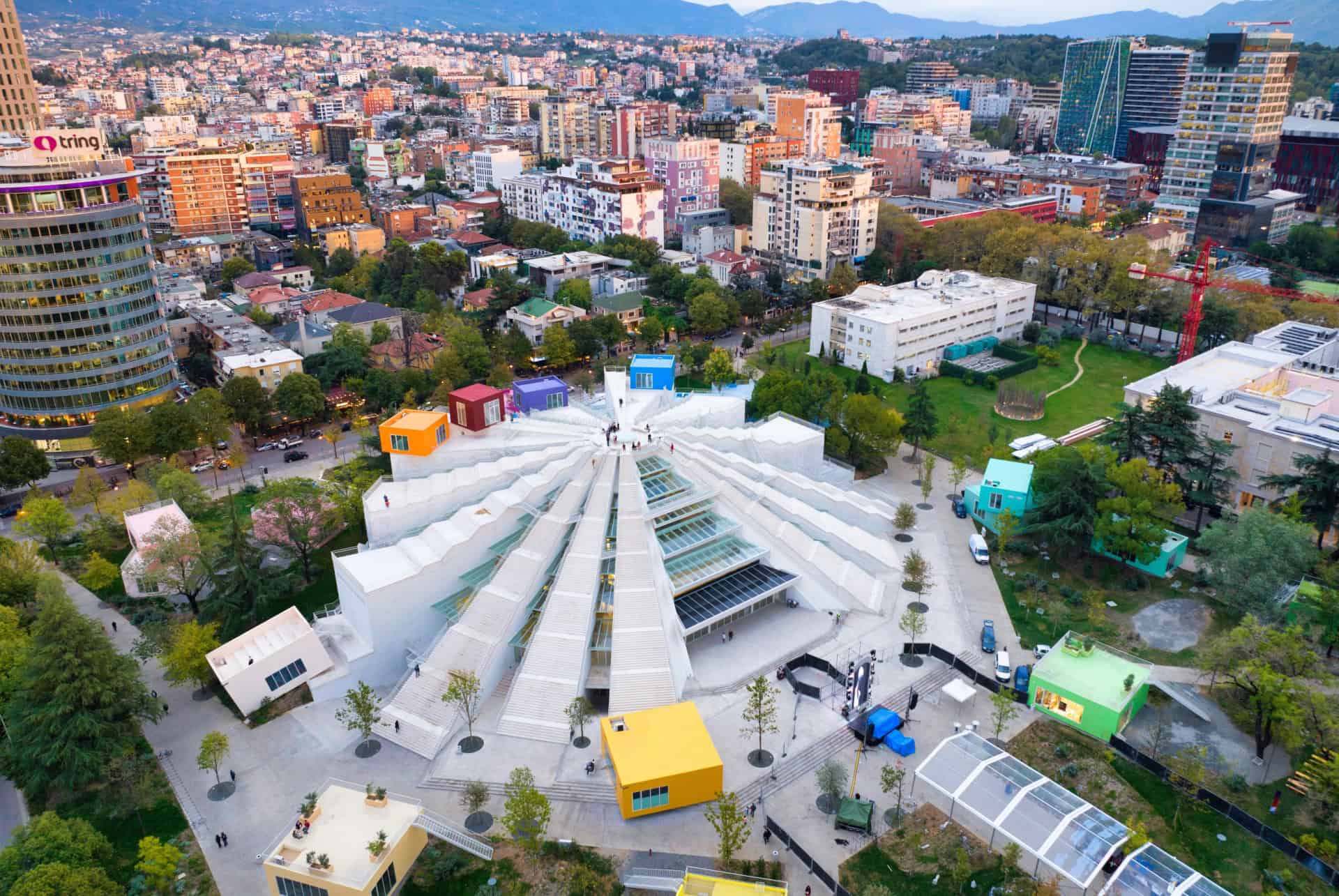 pyramide de tirana albanie
