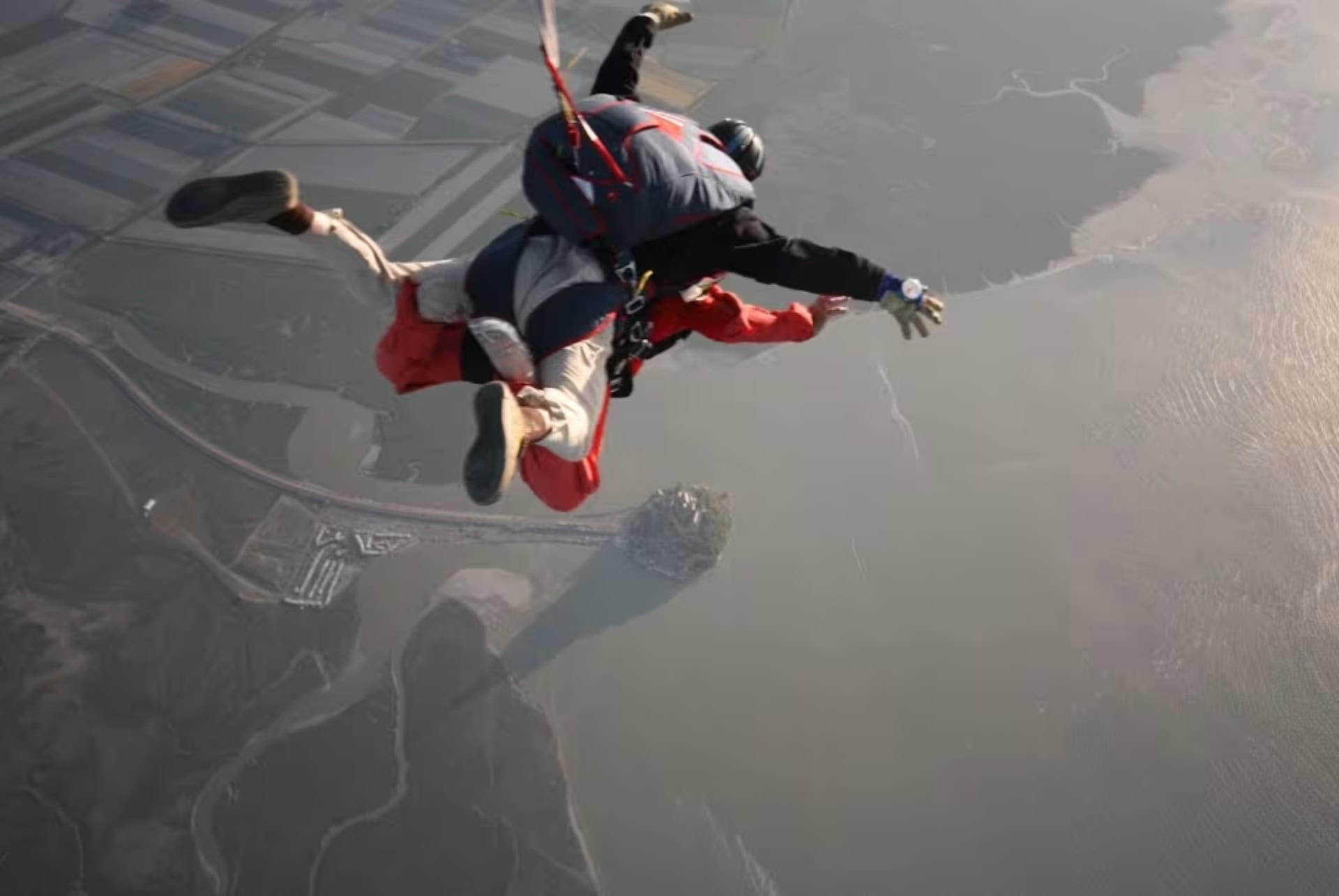 saut en parachute au mont saint michel