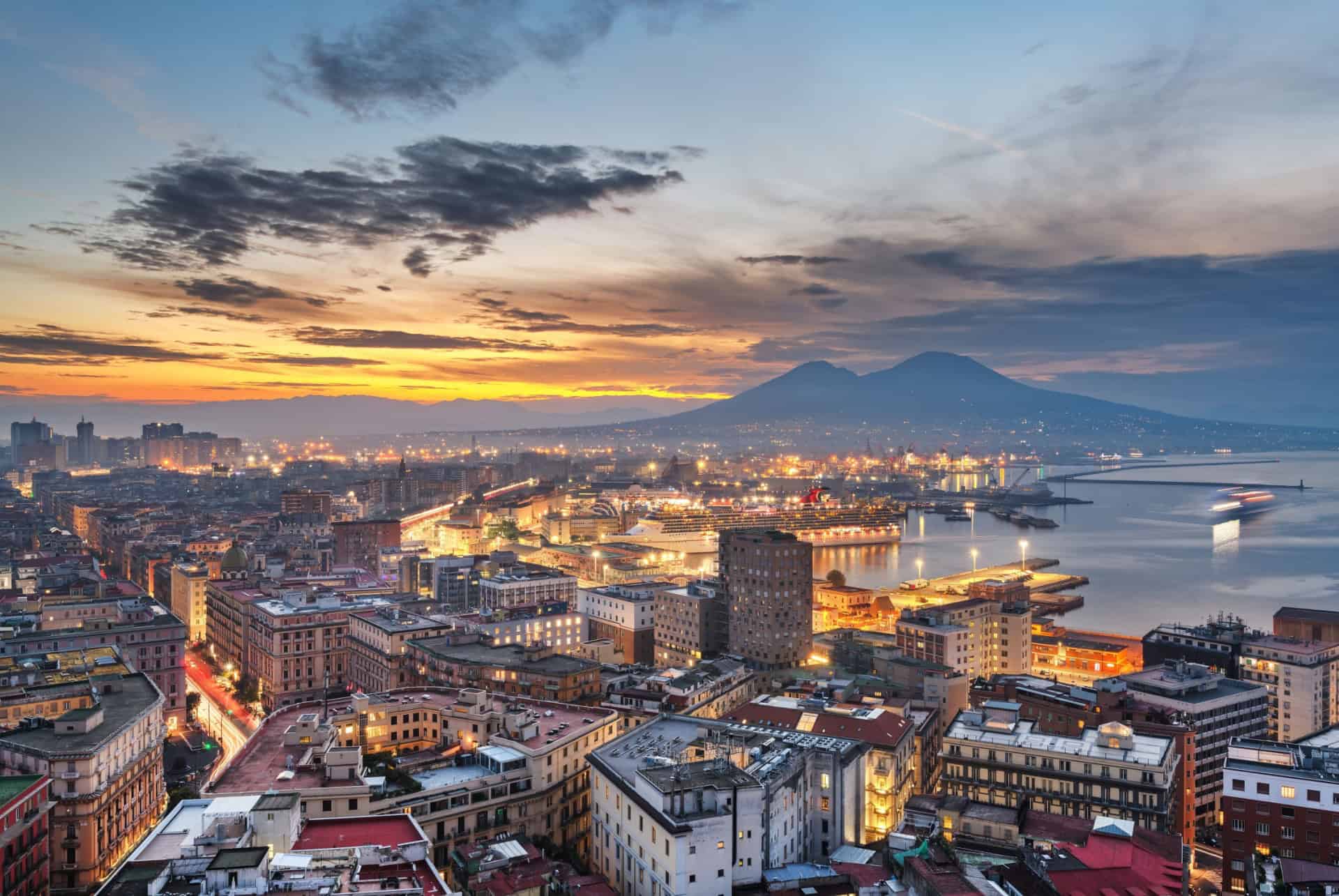 se deplacer a naples