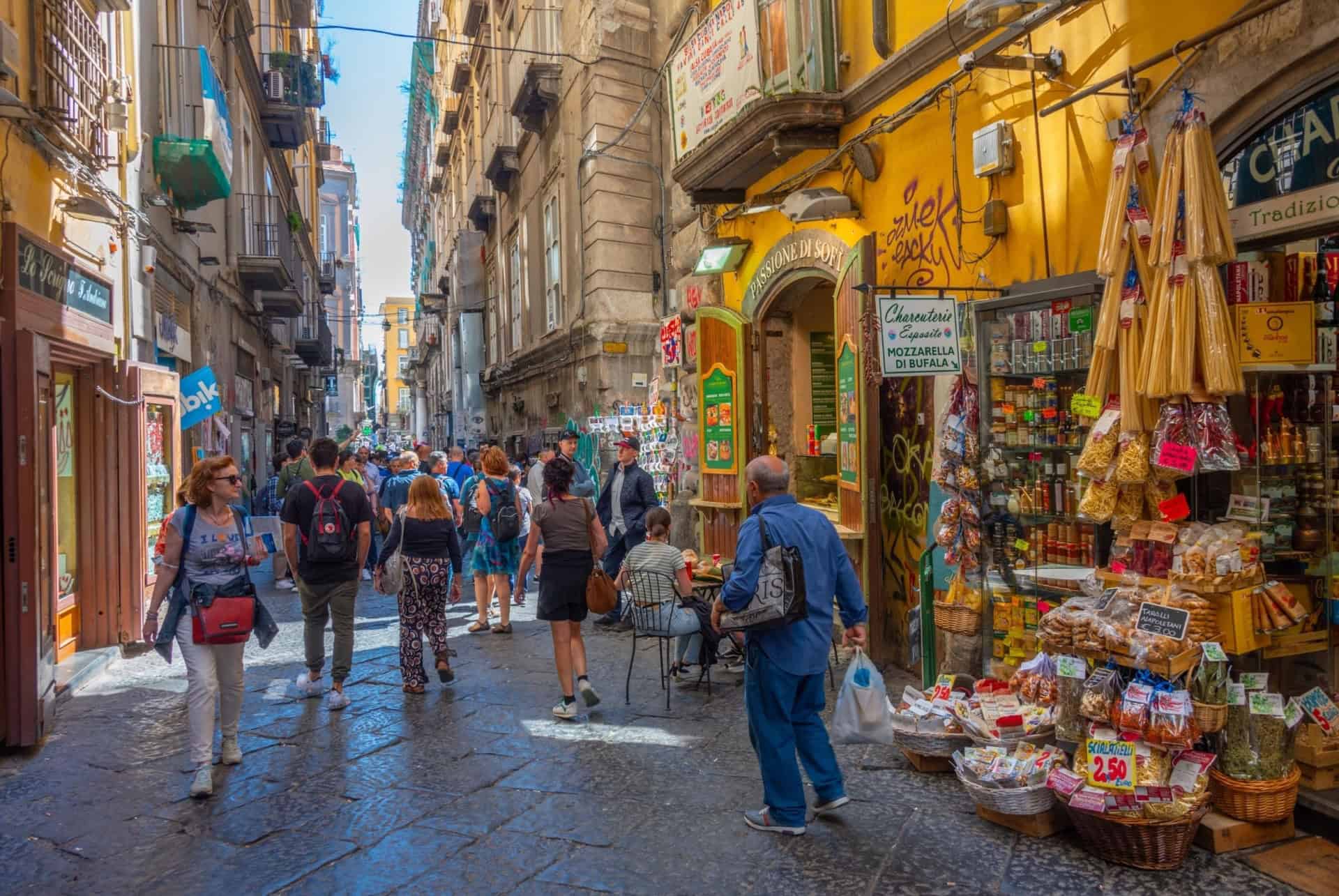 shopping naples
