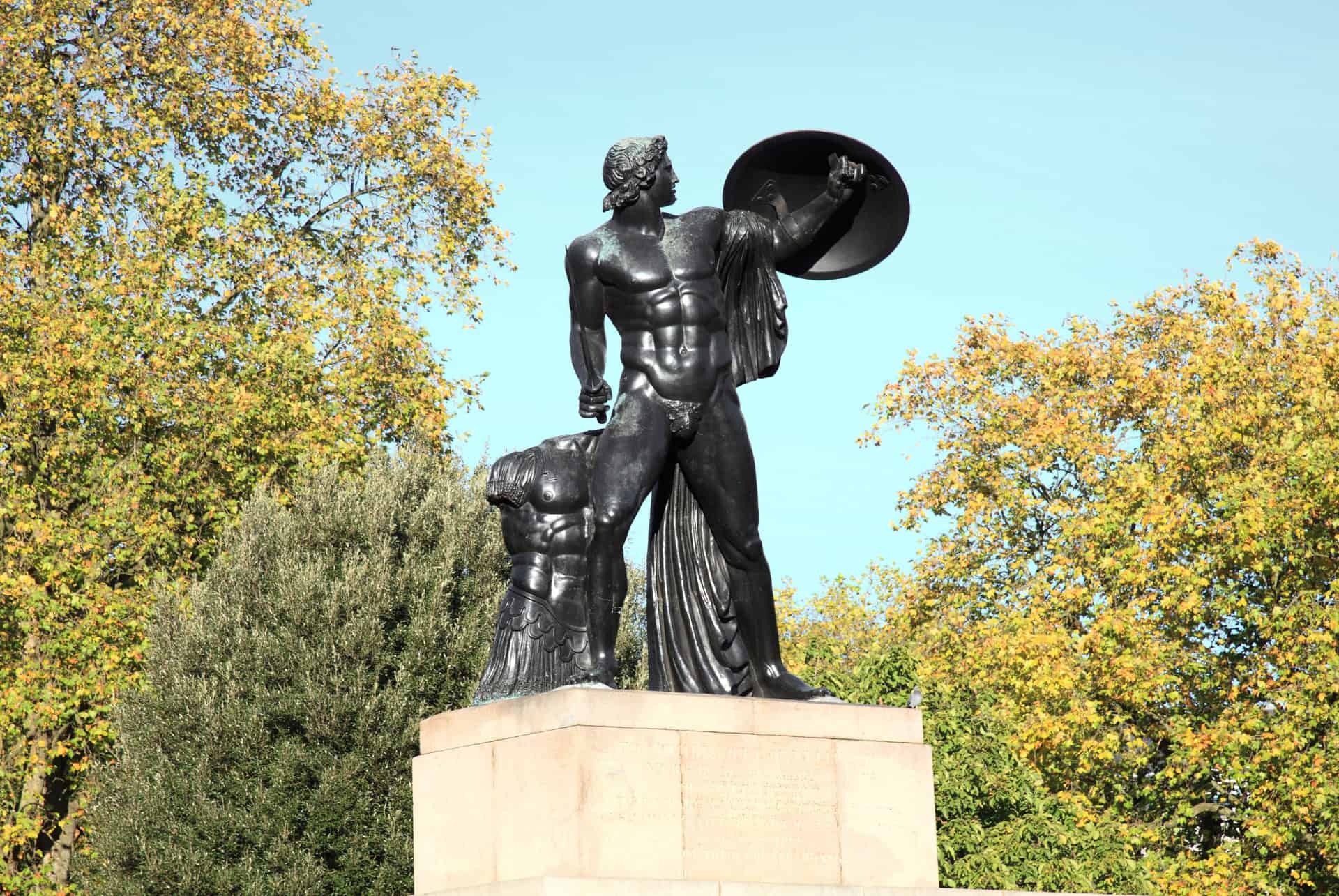 statue de achilles