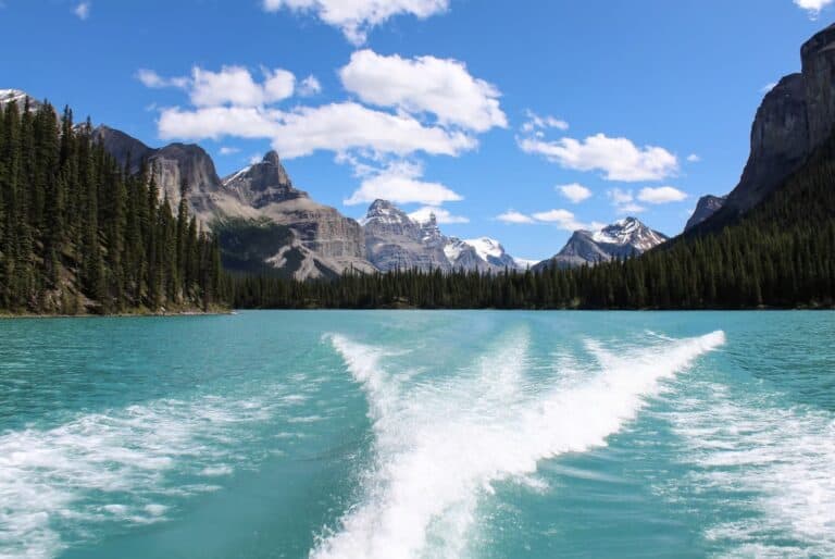 Croisière dans la vallée Maligne et sur Spirit Island