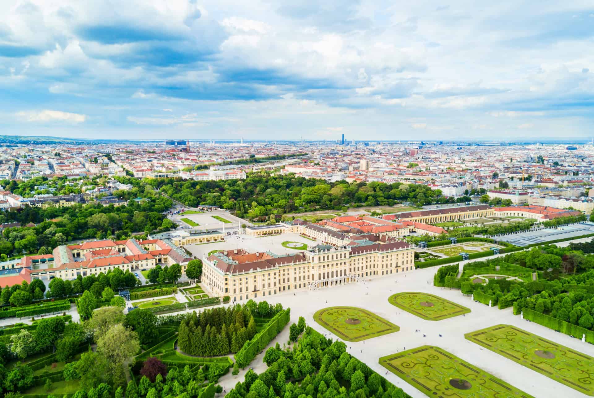 vue aerienne chateau schonbrunn