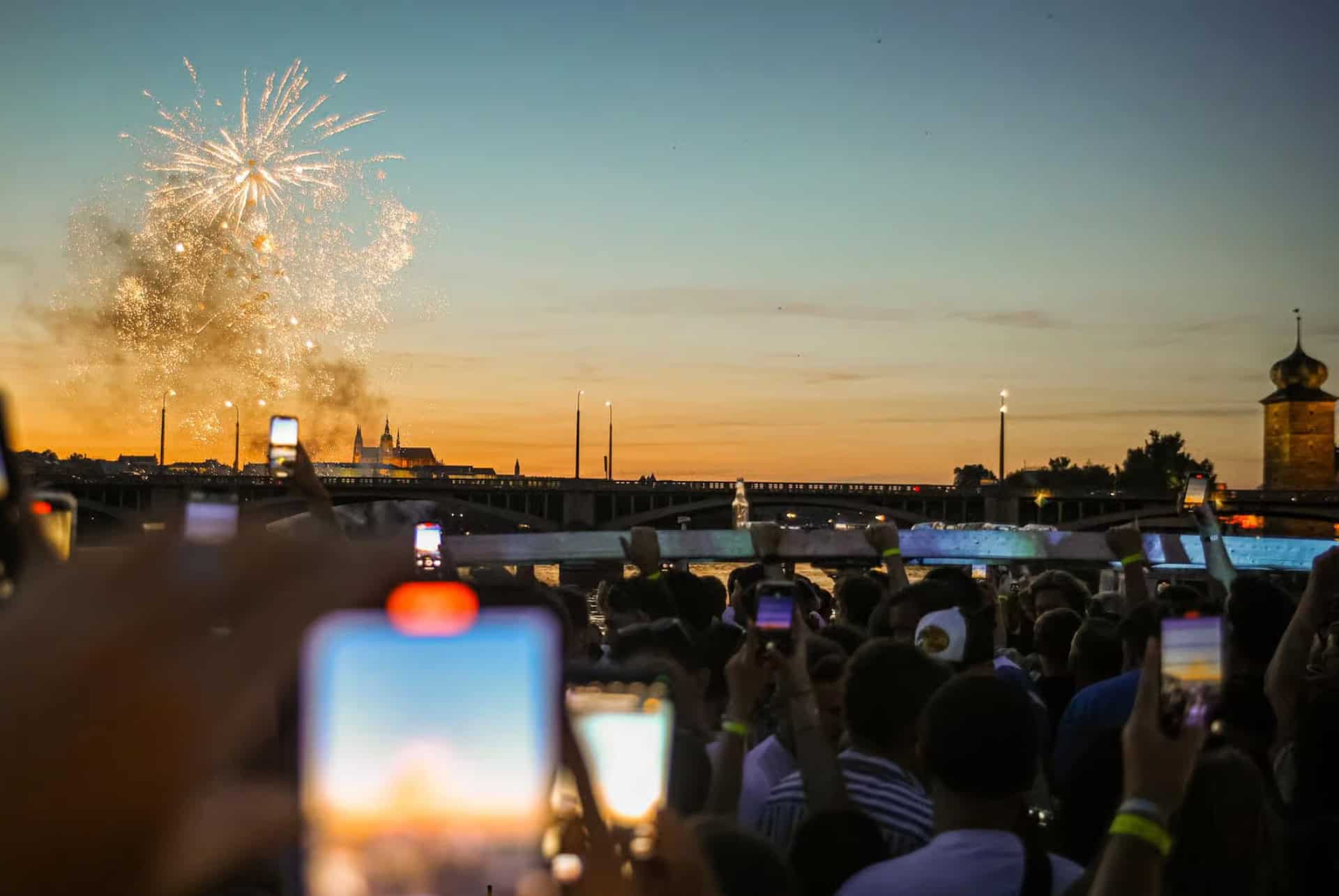 boat party prague