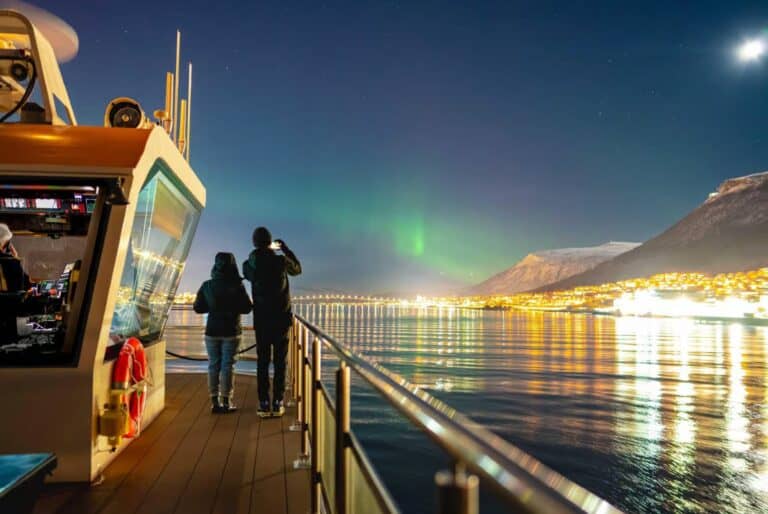 Dîner-croisière en catamaran hybride-électrique