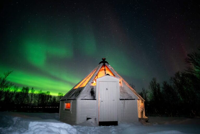 Nuitée en tente lavvo Aurora Crystal