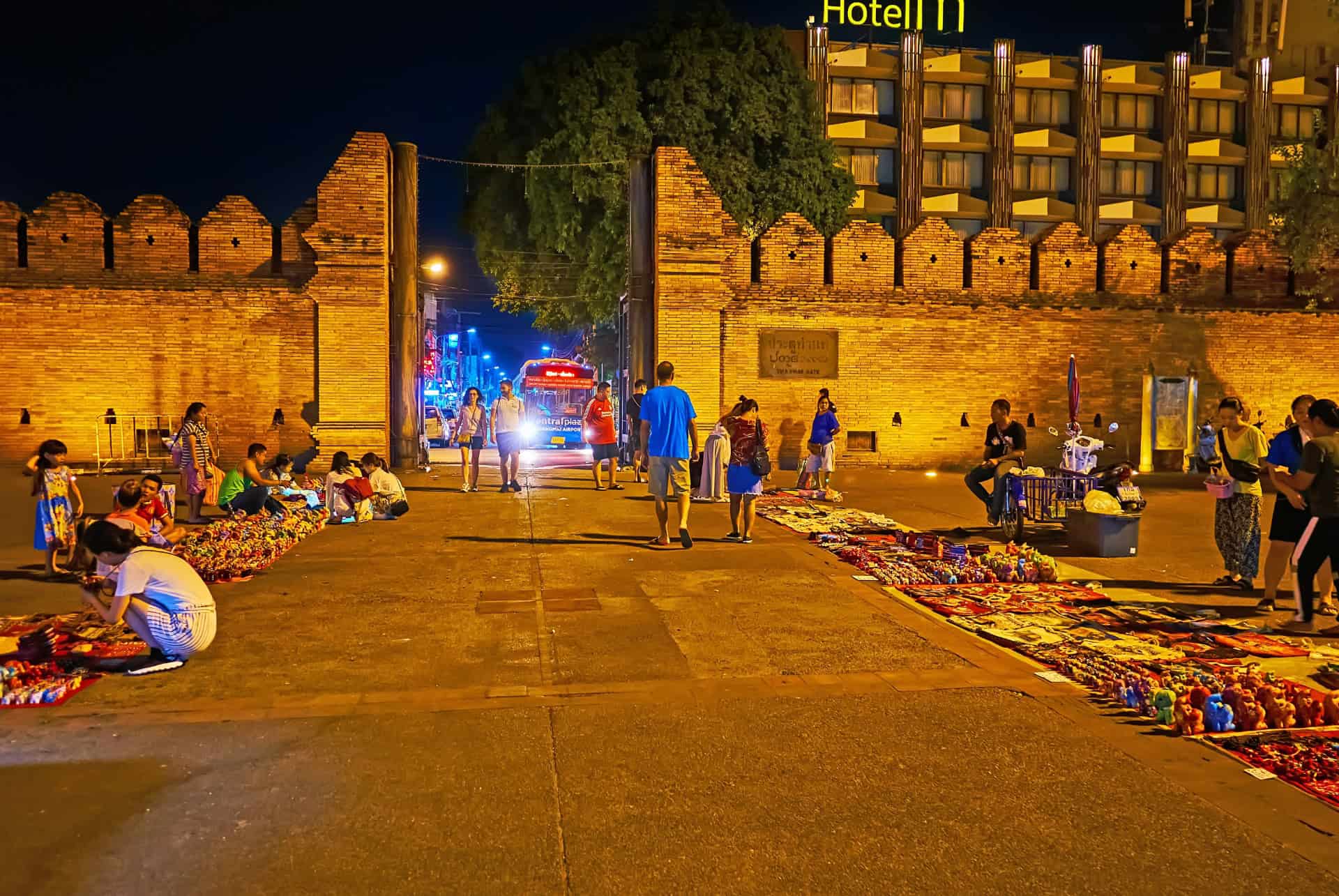 tha pae gate tha pae gate