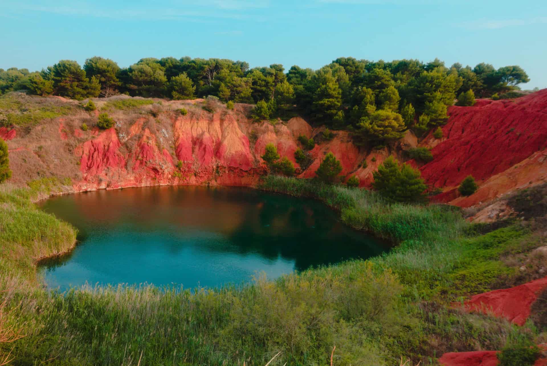 cava di bauxite road trip pouilles cava di bauxite road trip pouilles
